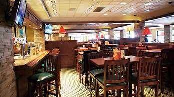 Travelodge by Wyndham Niagara Falls at the Falls