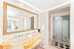 Imperial Hotel Gold Coast