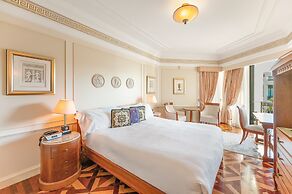 Imperial Hotel Gold Coast