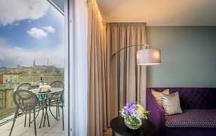 The Trinity City Hotel