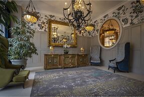 The Trinity City Hotel