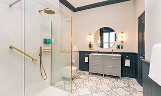 The Trinity City Hotel