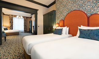 The Trinity City Hotel