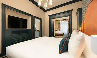 The Trinity City Hotel