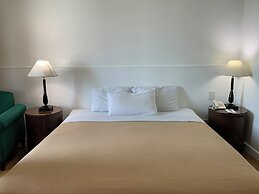 The Pearl Manila Hotel