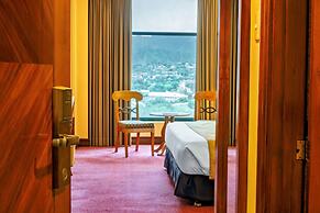 Waterfront Cebu City Hotel & Casino