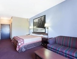 Super 8 by Wyndham Jackson/Ridgeland