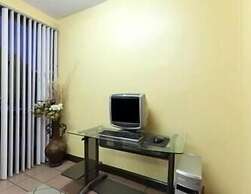 Super 8 by Wyndham Jackson/Ridgeland