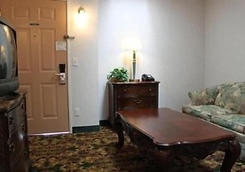 Crown Choice Inn & Suites Lakeview & Waterpark