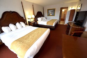 Crown Choice Inn & Suites Lakeview & Waterpark