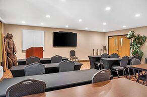 White Pines Inn & Suites