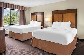 White Pines Inn & Suites