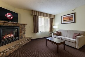 White Pines Inn & Suites
