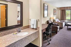 White Pines Inn & Suites