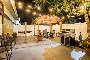 White Pines Inn & Suites