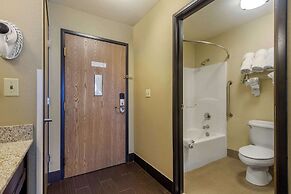 Comfort Inn and Suites Pittsburg