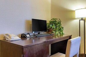 Comfort Inn and Suites Pittsburg