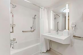 Comfort Inn & Suites Near Universal Orlando Resort - Convention Ctr