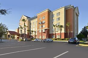 Comfort Inn & Suites Near Universal Orlando Resort - Convention Ctr