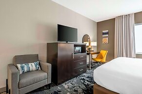 Comfort Inn & Suites Near Universal Orlando Resort - Convention Ctr