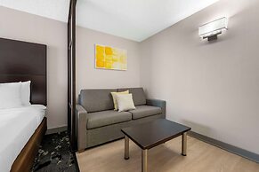 Comfort Inn & Suites Near Universal Orlando Resort - Convention Ctr