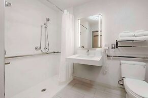 Comfort Inn & Suites Near Universal Orlando Resort - Convention Ctr