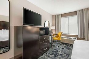 Comfort Inn & Suites Near Universal Orlando Resort - Convention Ctr