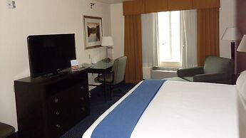 Holiday Inn Express & Suites New Buffalo, an IHG Hotel