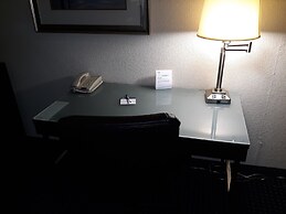 Holiday Inn Express & Suites New Buffalo by IHG