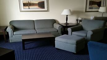 Holiday Inn Express & Suites New Buffalo by IHG