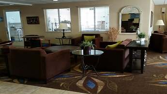 Holiday Inn Express & Suites New Buffalo by IHG
