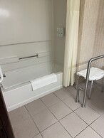 Quality Inn & Suites Manistique