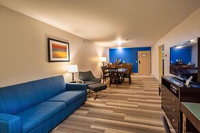Country Inn & Suites by Radisson, South Haven, MI