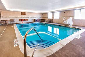 Country Inn & Suites by Radisson, South Haven, MI