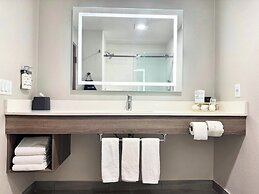 Holiday Inn Express & Suites St Joseph by IHG