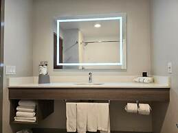 Holiday Inn Express & Suites St Joseph by IHG