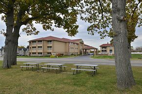 Holiday Inn Express & Suites St Joseph by IHG