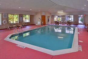 Holiday Inn Express & Suites St Joseph by IHG