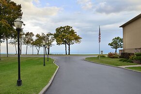 Holiday Inn Express & Suites St Joseph by IHG