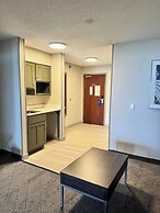 Holiday Inn Express & Suites St Joseph by IHG