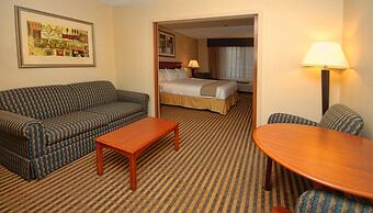 Kalamazoo Hotel and Suites