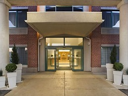 Kalamazoo Hotel and Suites