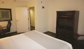 La Quinta Inn & Suites by Wyndham Boston Somerville