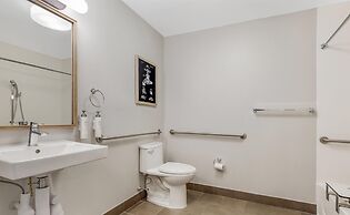 Sonesta Simply Suites Boston Burlington