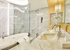 The Diplomat Radisson BLU Hotel, Residence & Spa