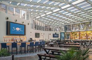 The Diplomat Radisson BLU Hotel, Residence & Spa