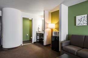 Sleep Inn & Suites