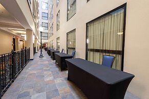 Drury Plaza Hotel St. Louis at the Arch