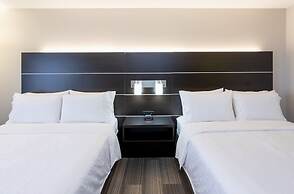 Holiday Inn Express & Suites Vadnais Heights by IHG