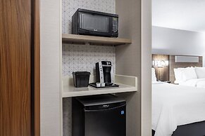 Holiday Inn Express & Suites Vadnais Heights by IHG